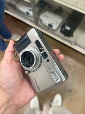 CONTAX T VS TVS Silver Compact Film Camera - ZEISS 35mm